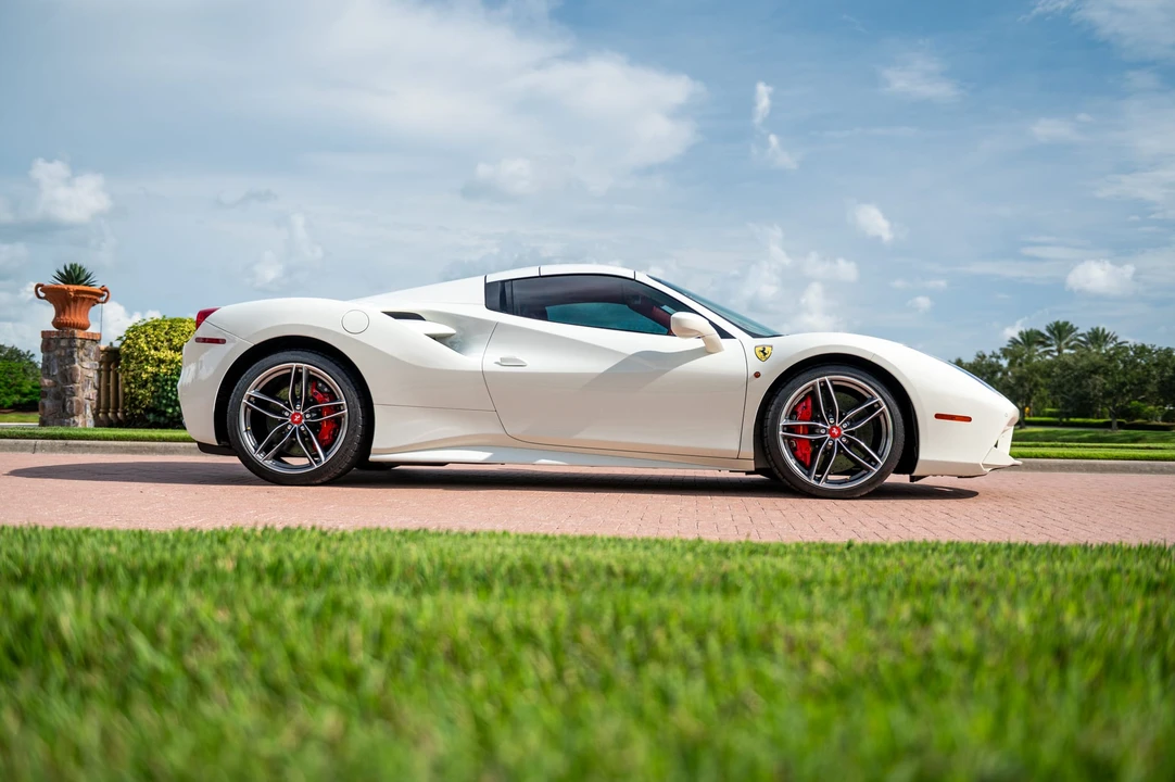 2018 Ferrari 488 Spider - Image 8 of 31