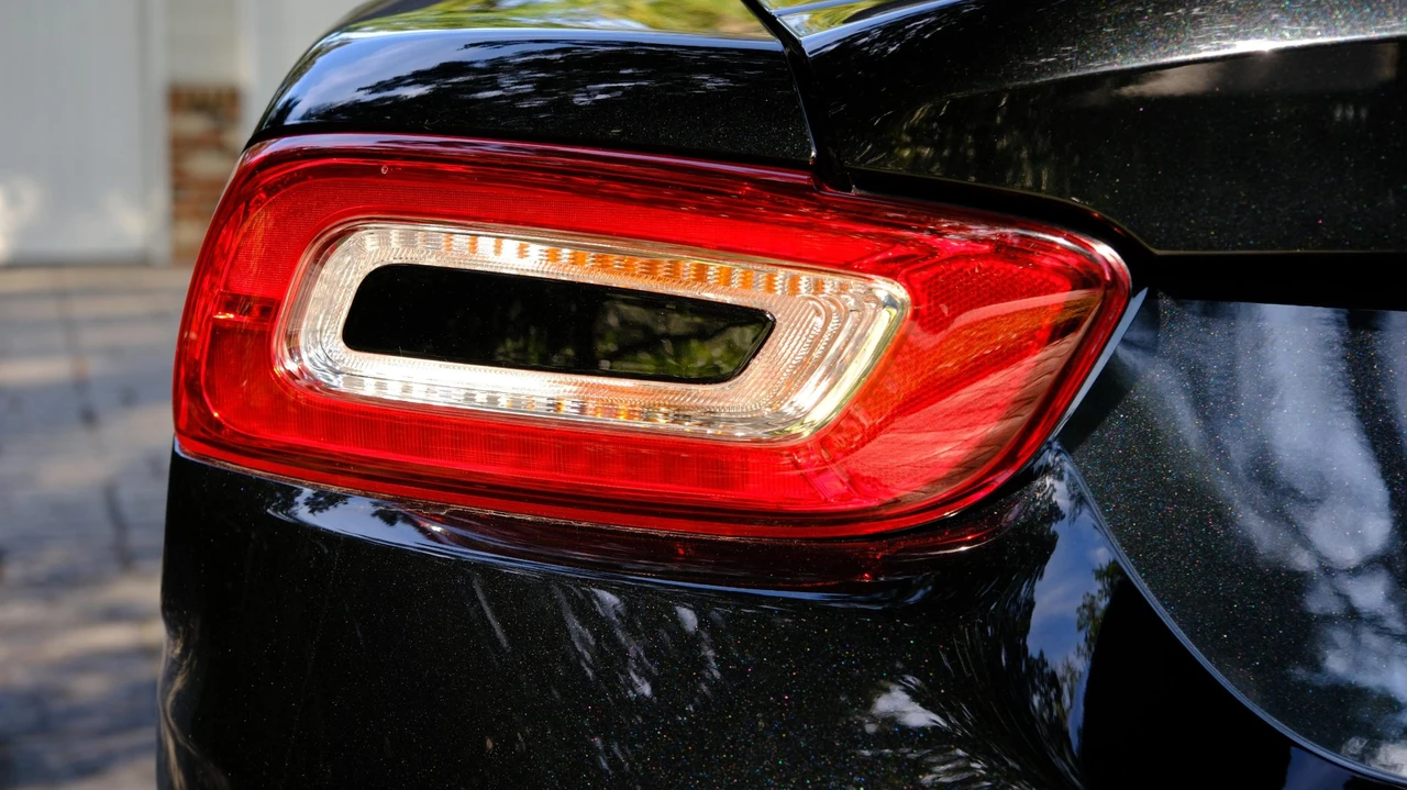 2020 Fiat 124 Spider - Image 28 of 31