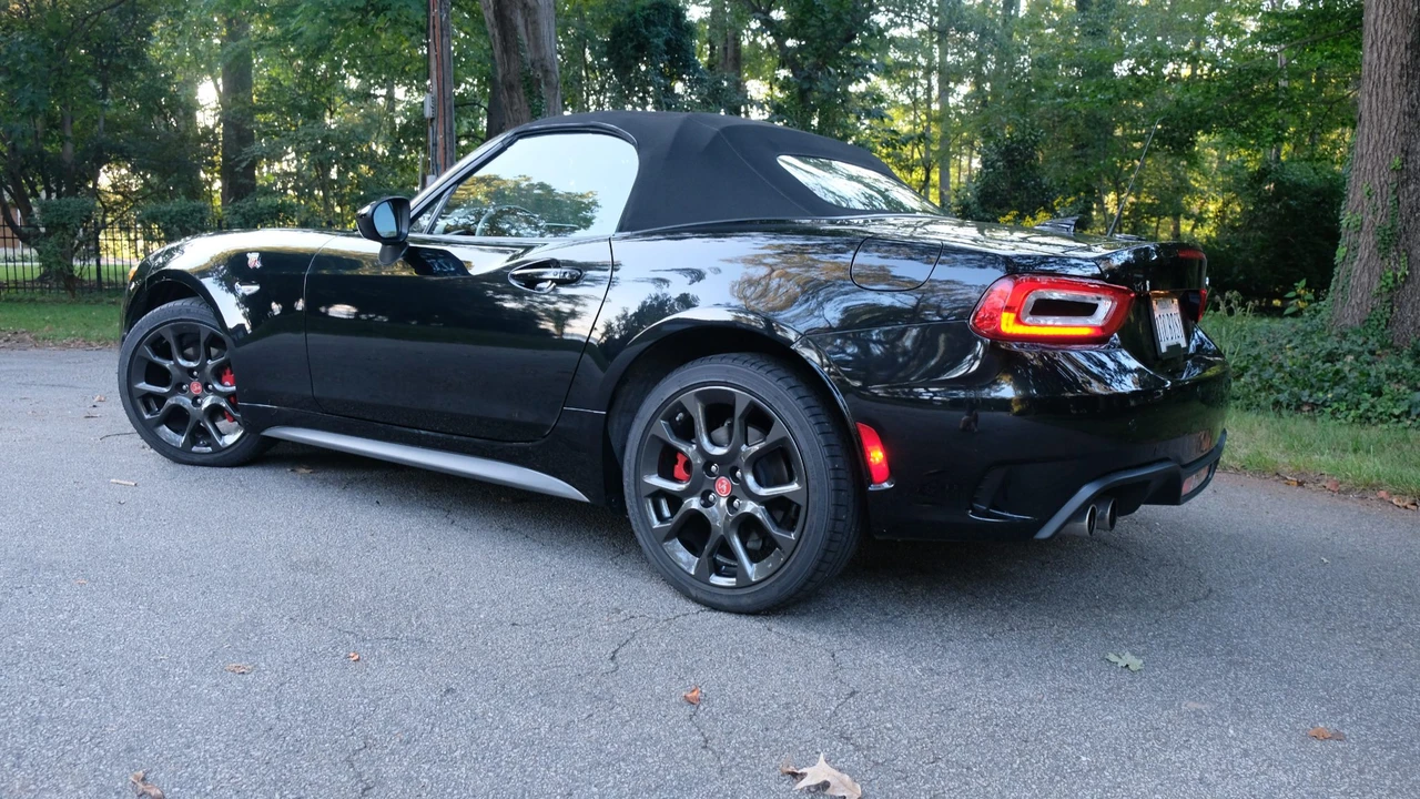 2020 Fiat 124 Spider - Image 11 of 31