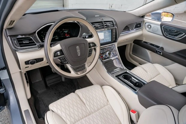 2020 Lincoln Continental 10th Gen - Image 6 of 8