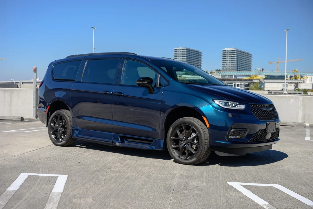 2024 Chrysler - Image 22 of 31