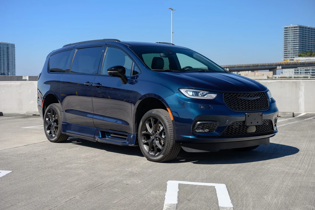 2024 Chrysler - Image 20 of 31