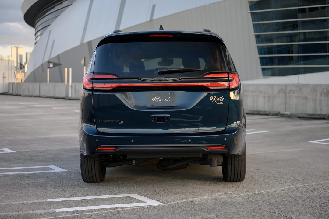 2024 Chrysler - Image 11 of 31