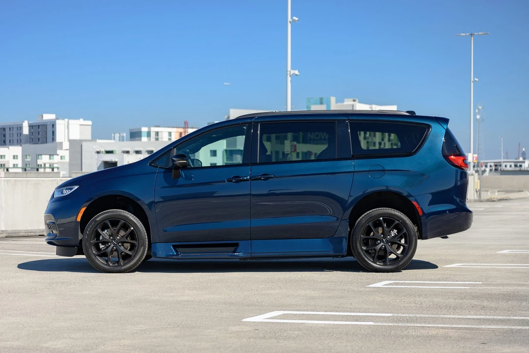2024 Chrysler - Image 31 of 31