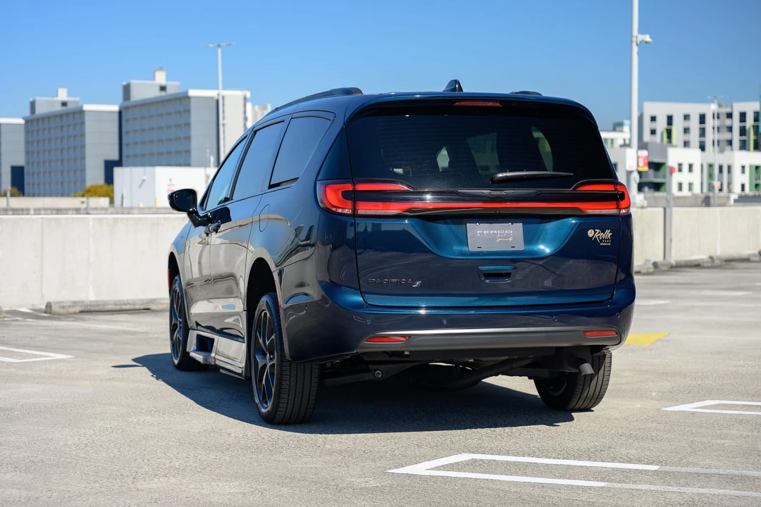 2024 Chrysler - Image 29 of 31