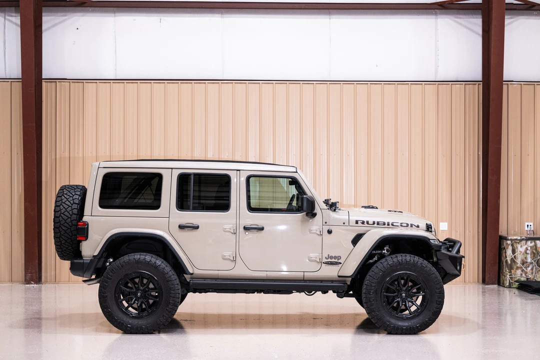 2022 Jeep JL Wrangler - Image 15 of 31