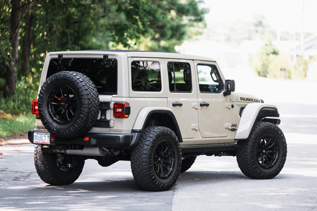2022 Jeep JL Wrangler - Image 6 of 31