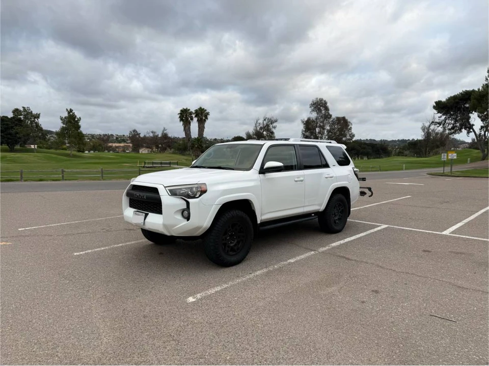 2016 Toyota 4Runner 5th Gen - Image 5 of 8
