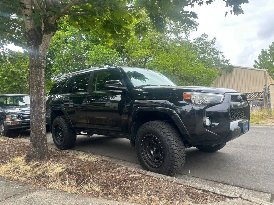 2018 Toyota 4Runner 5th Gen - Image 2 of 10