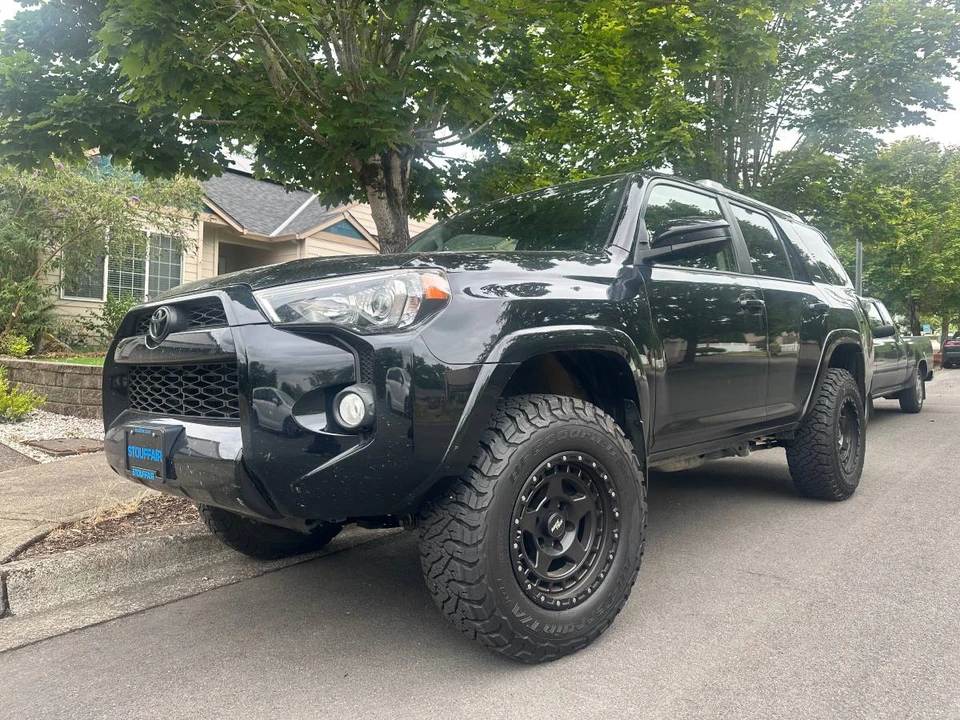 2018 Toyota 4Runner 5th Gen - Image 5 of 10