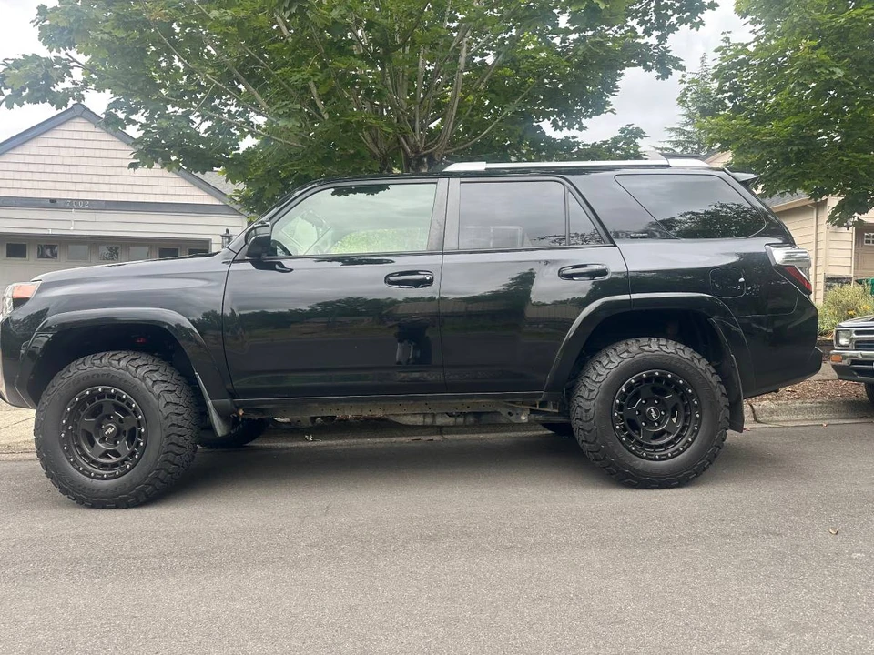 2018 Toyota 4Runner 5th Gen - Image 4 of 10