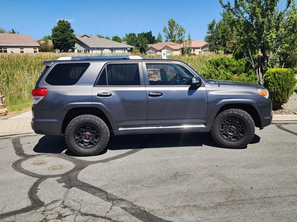 2010 Toyota 4Runner 5th Gen - Image 5 of 23