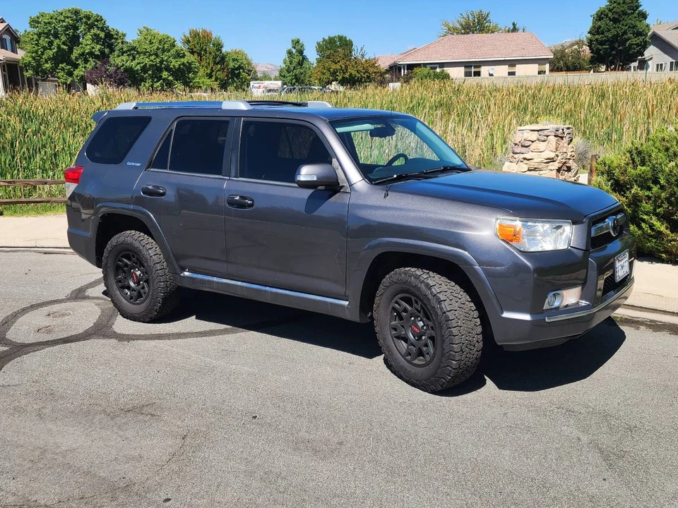 2010 Toyota 4Runner 5th Gen - Image 2 of 23