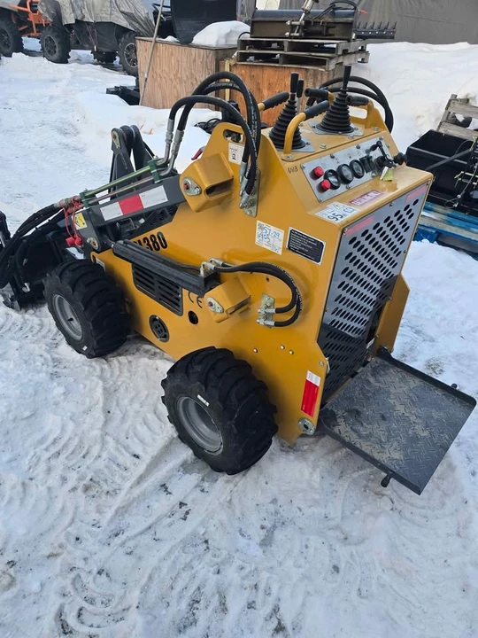 John Deere - Image 2 of 6