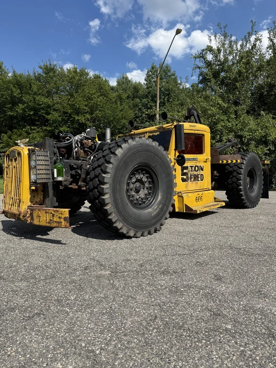 Autocar - Image 2 of 31