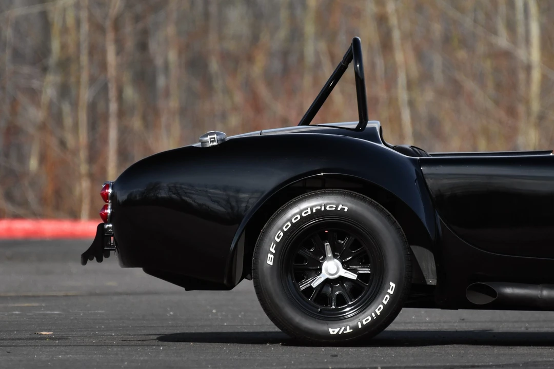 Shelby Cobra Replica - Image 18 of 31