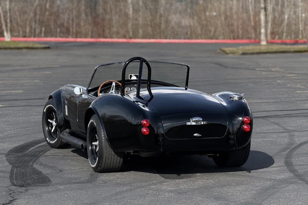 Shelby Cobra Replica - Image 9 of 31