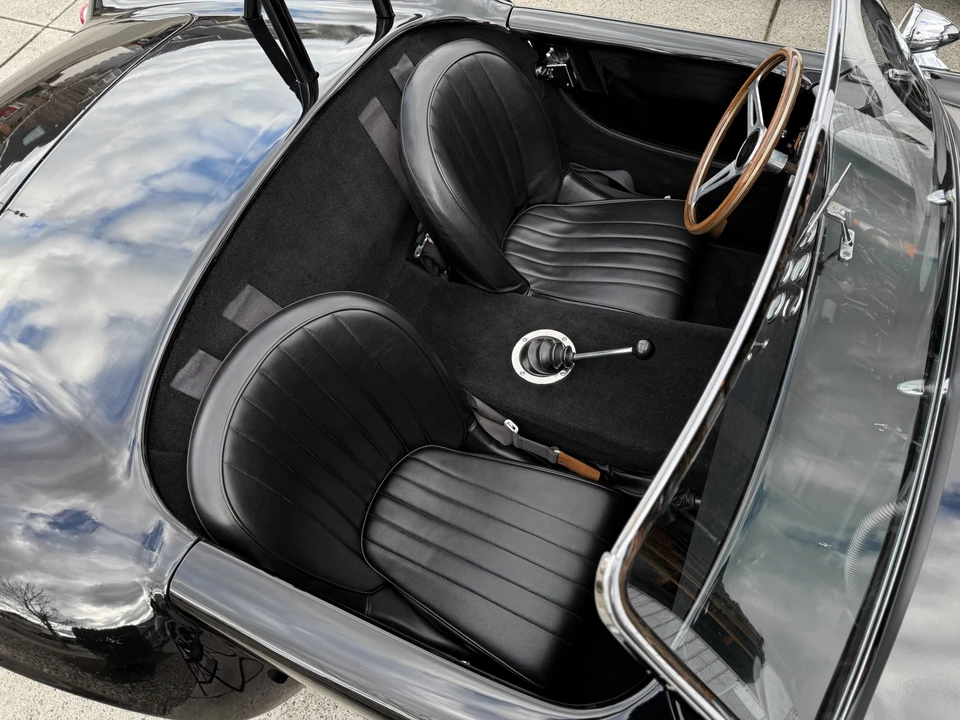 Shelby Cobra Replica - Image 25 of 31