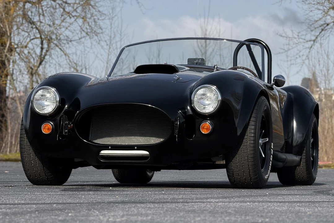 Shelby Cobra Replica - Image 2 of 31