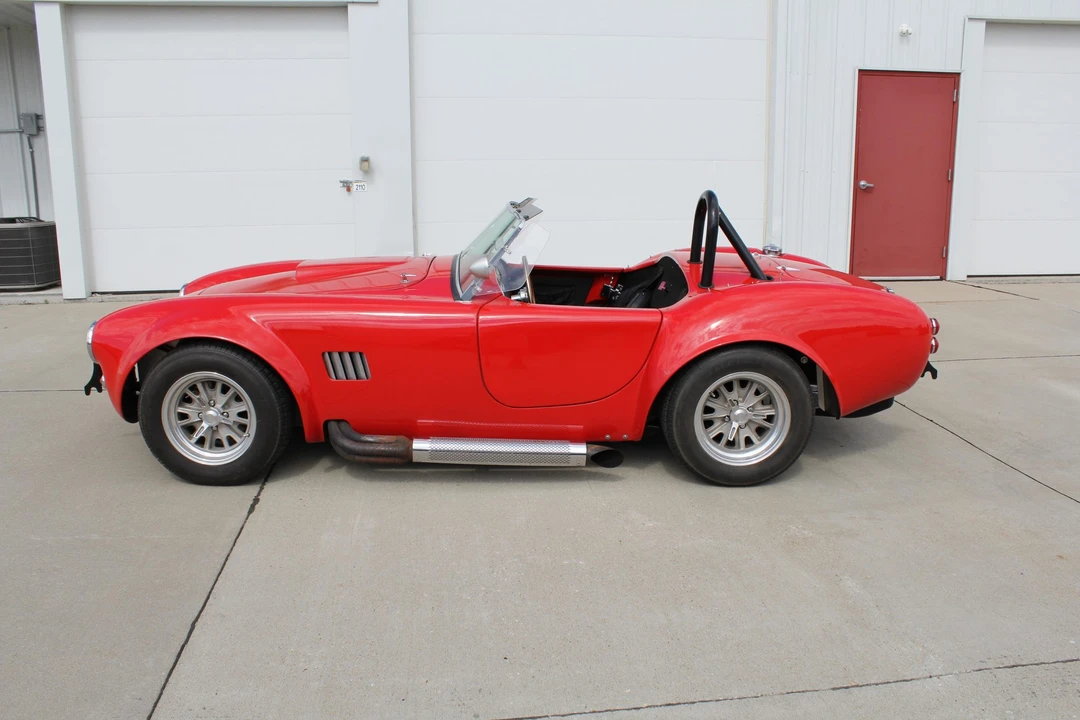 Shelby Cobra Replica - Image 2 of 31