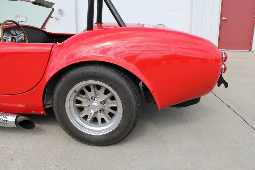 Shelby Cobra Replica - Image 27 of 31