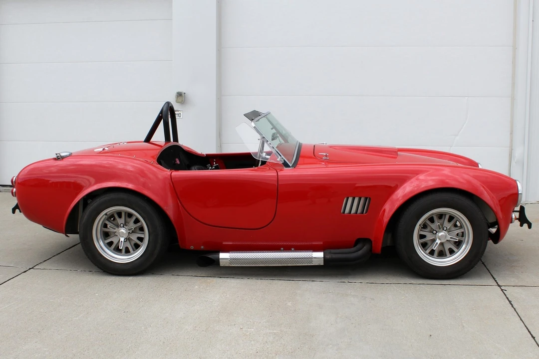 Shelby Cobra Replica - Image 10 of 31