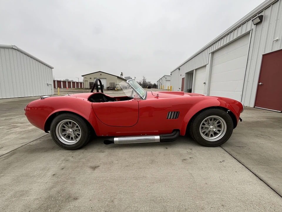Shelby Cobra Replica - Image 9 of 31