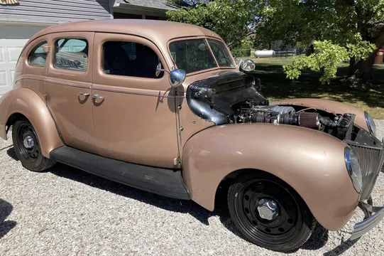 1939 Ford Deluxe Fordor Sedan