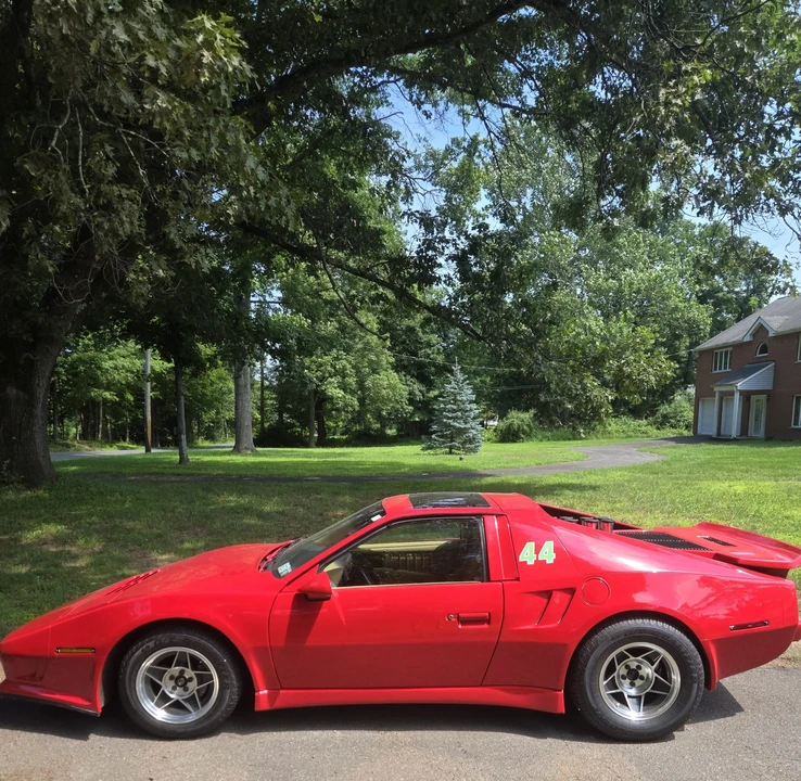 1987 Pontiac Fiero - Image 5 of 31