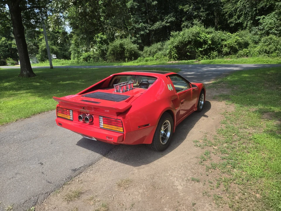 1987 Pontiac Fiero - Image 10 of 31