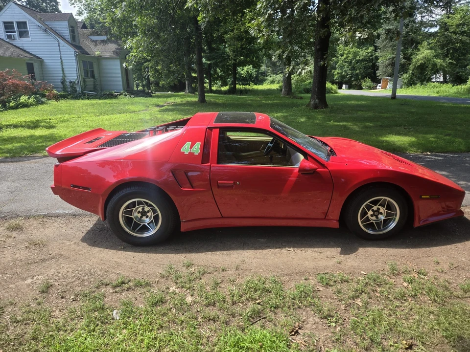1987 Pontiac Fiero - Image 12 of 31