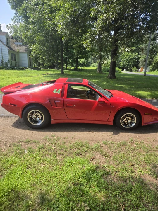 1987 Pontiac Fiero - Image 22 of 31