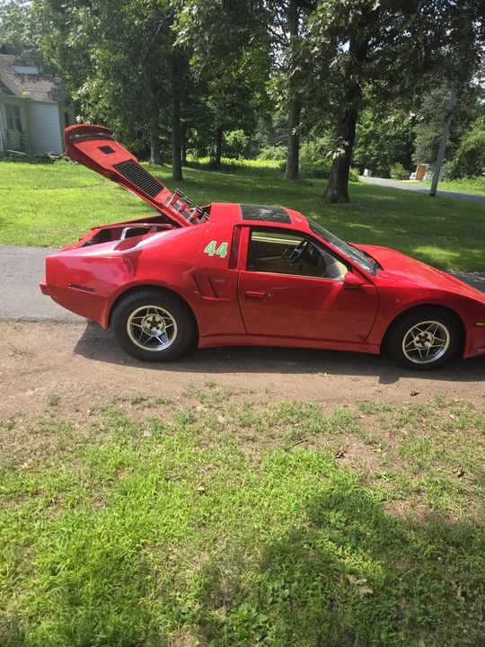 1987 Pontiac Fiero - Image 25 of 31