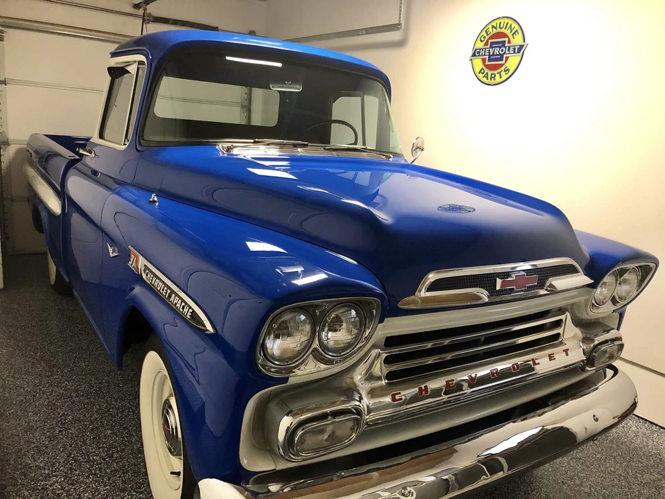 1959 Chevrolet Task Force - Image 23 of 31