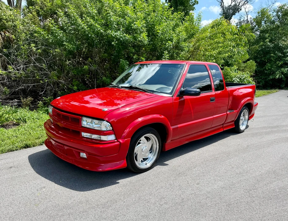 1999 Chevrolet S-10 - Image 2 of 31