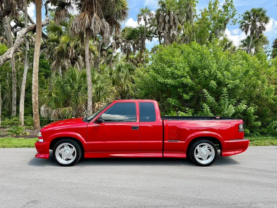1999 Chevrolet S-10 - Image 4 of 31