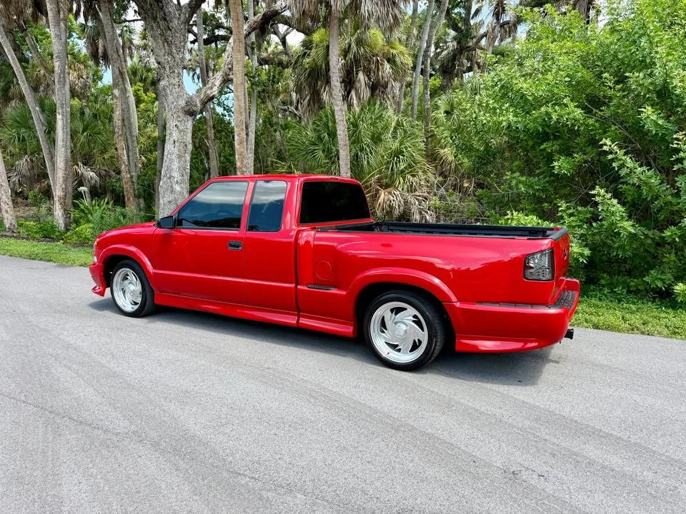1999 Chevrolet S-10 - Image 5 of 31
