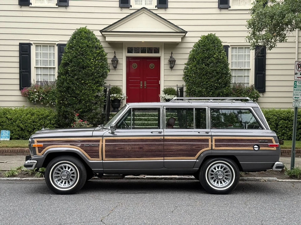 1990 Jeep SJ Grand Wagoneer - Image 17 of 31