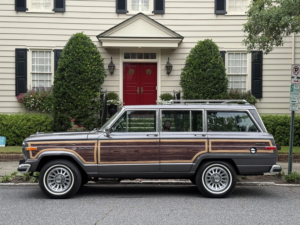 1990 Jeep SJ Grand Wagoneer - Image 18 of 31