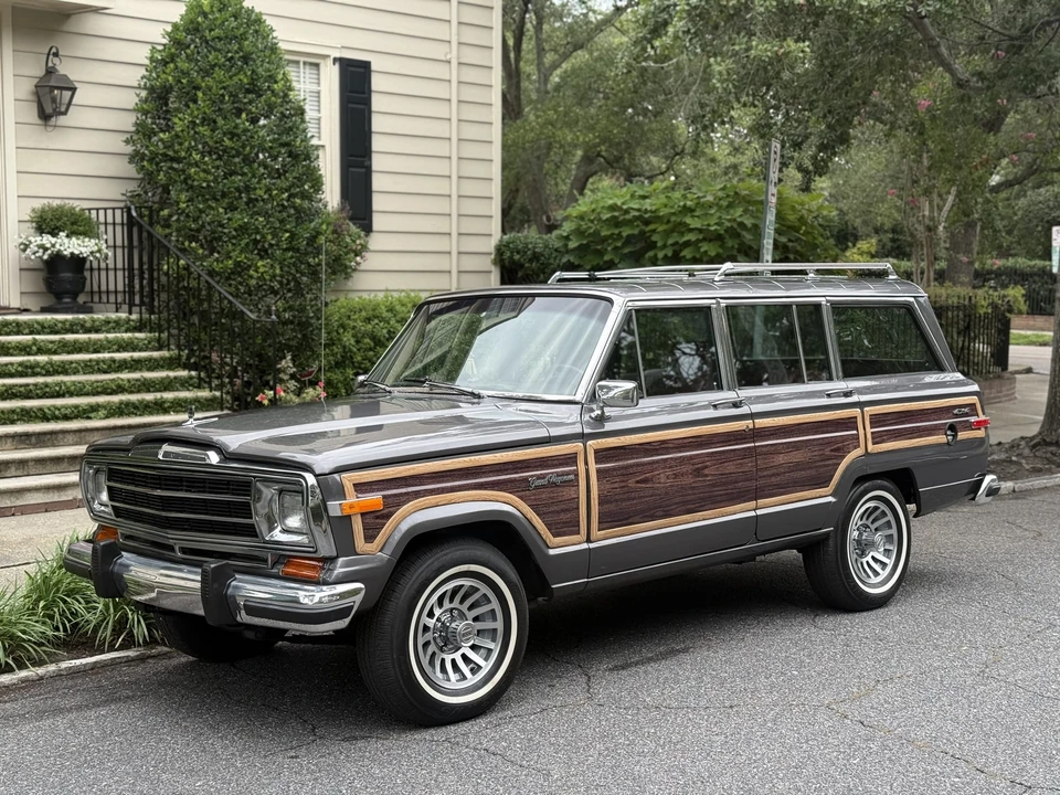 1990 Jeep SJ Grand Wagoneer - Image 3 of 31