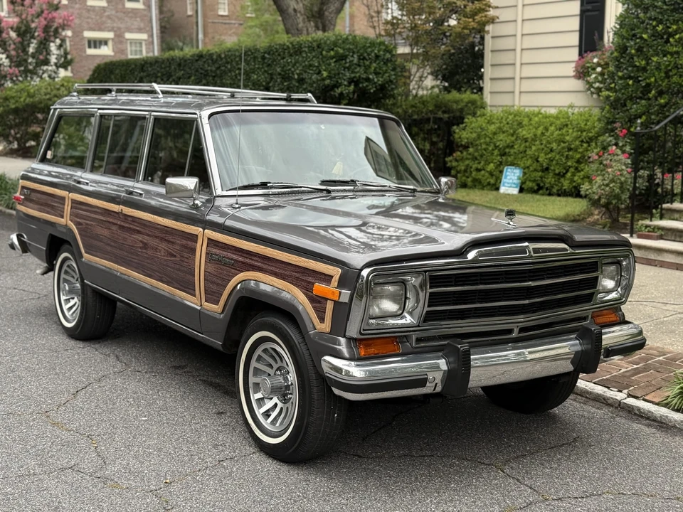 1990 Jeep SJ Grand Wagoneer - Image 7 of 31