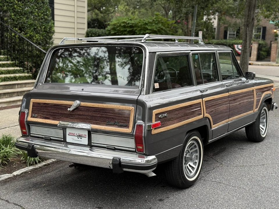 1990 Jeep SJ Grand Wagoneer - Image 13 of 31