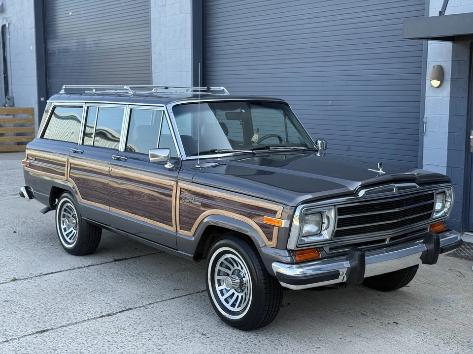 1990 Jeep SJ Grand Wagoneer - Image 23 of 31