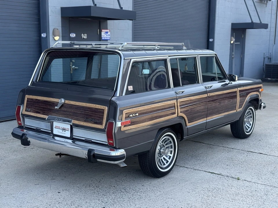 1990 Jeep SJ Grand Wagoneer - Image 25 of 31