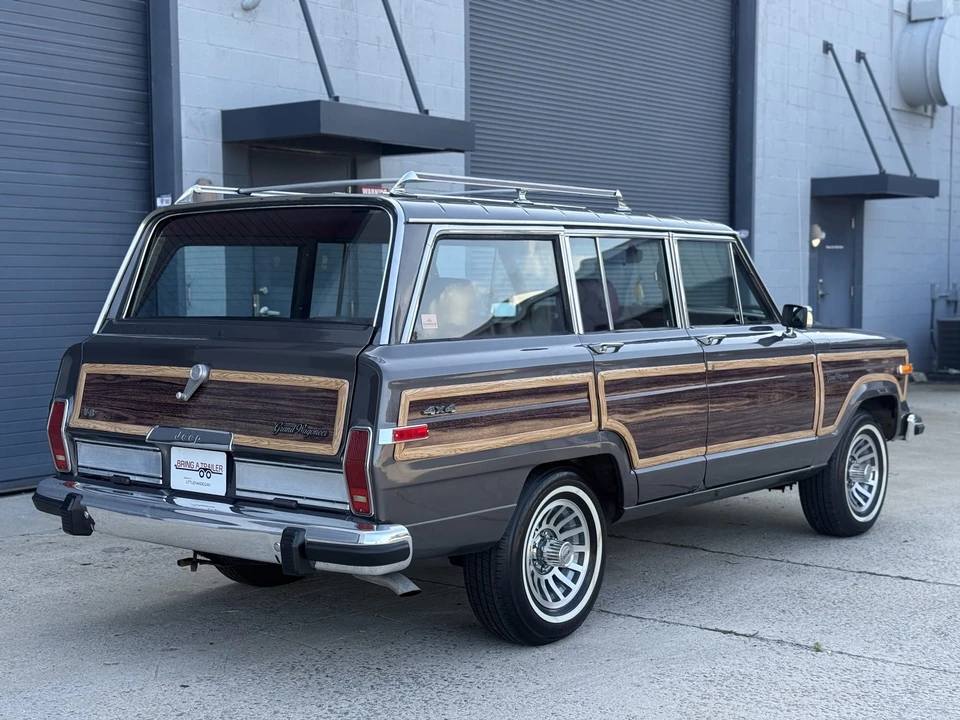 1990 Jeep SJ Grand Wagoneer - Image 26 of 31