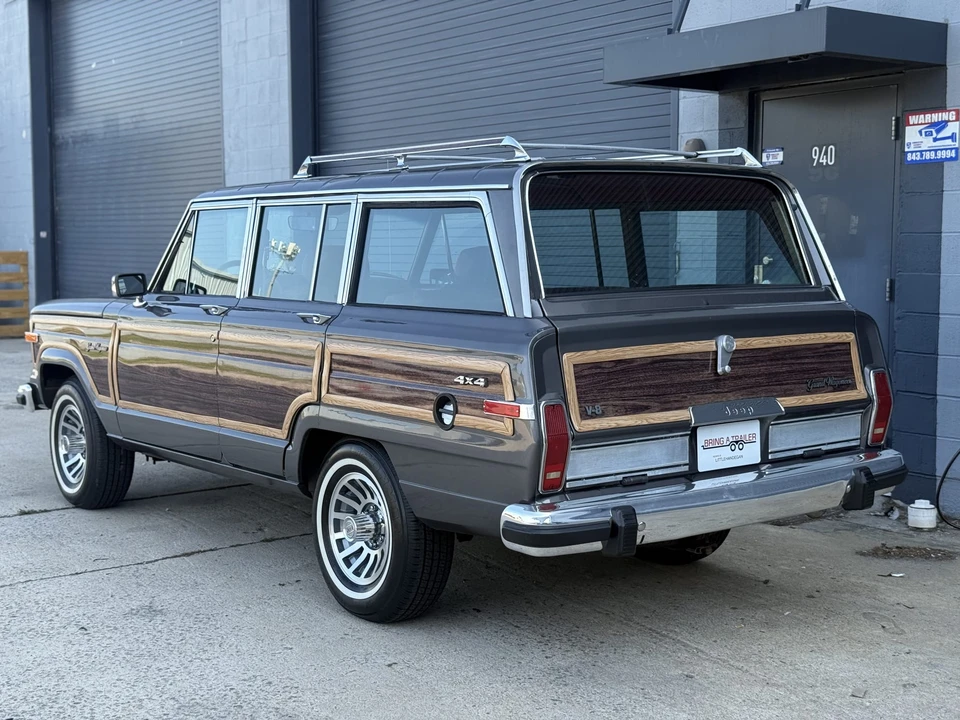 1990 Jeep SJ Grand Wagoneer - Image 28 of 31