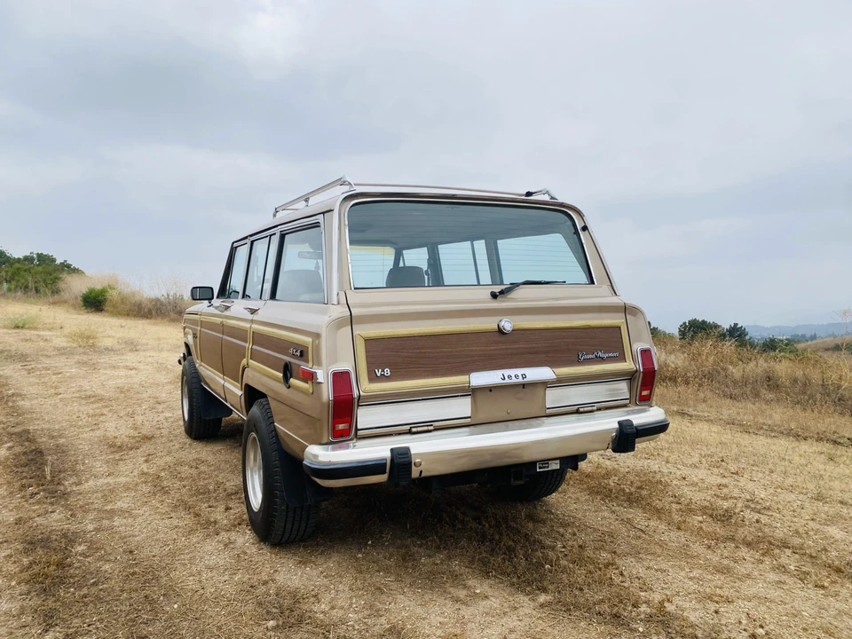 1990 Jeep SJ Grand Wagoneer - Image 6 of 31