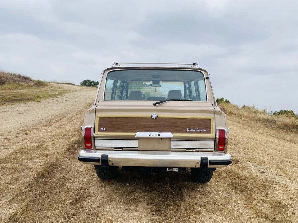 1990 Jeep SJ Grand Wagoneer - Image 7 of 31