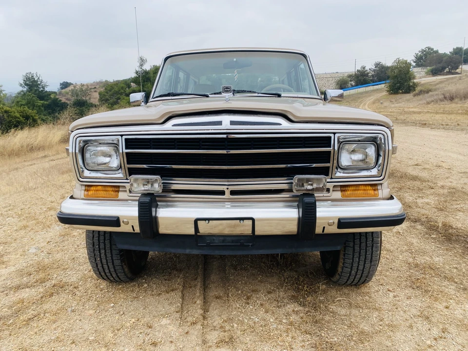 1990 Jeep SJ Grand Wagoneer - Image 16 of 31