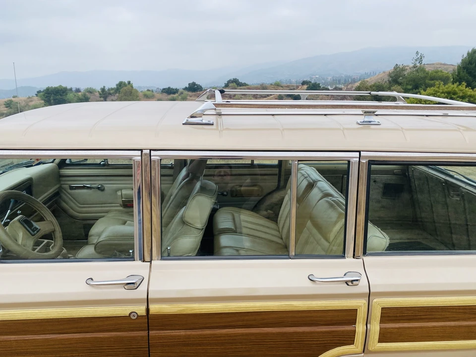 1990 Jeep SJ Grand Wagoneer - Image 19 of 31